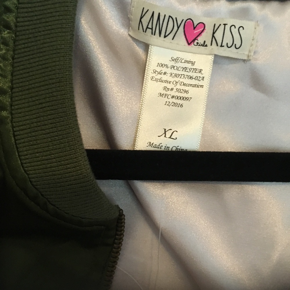 Beautiful Jacket - Picture 3 of 4